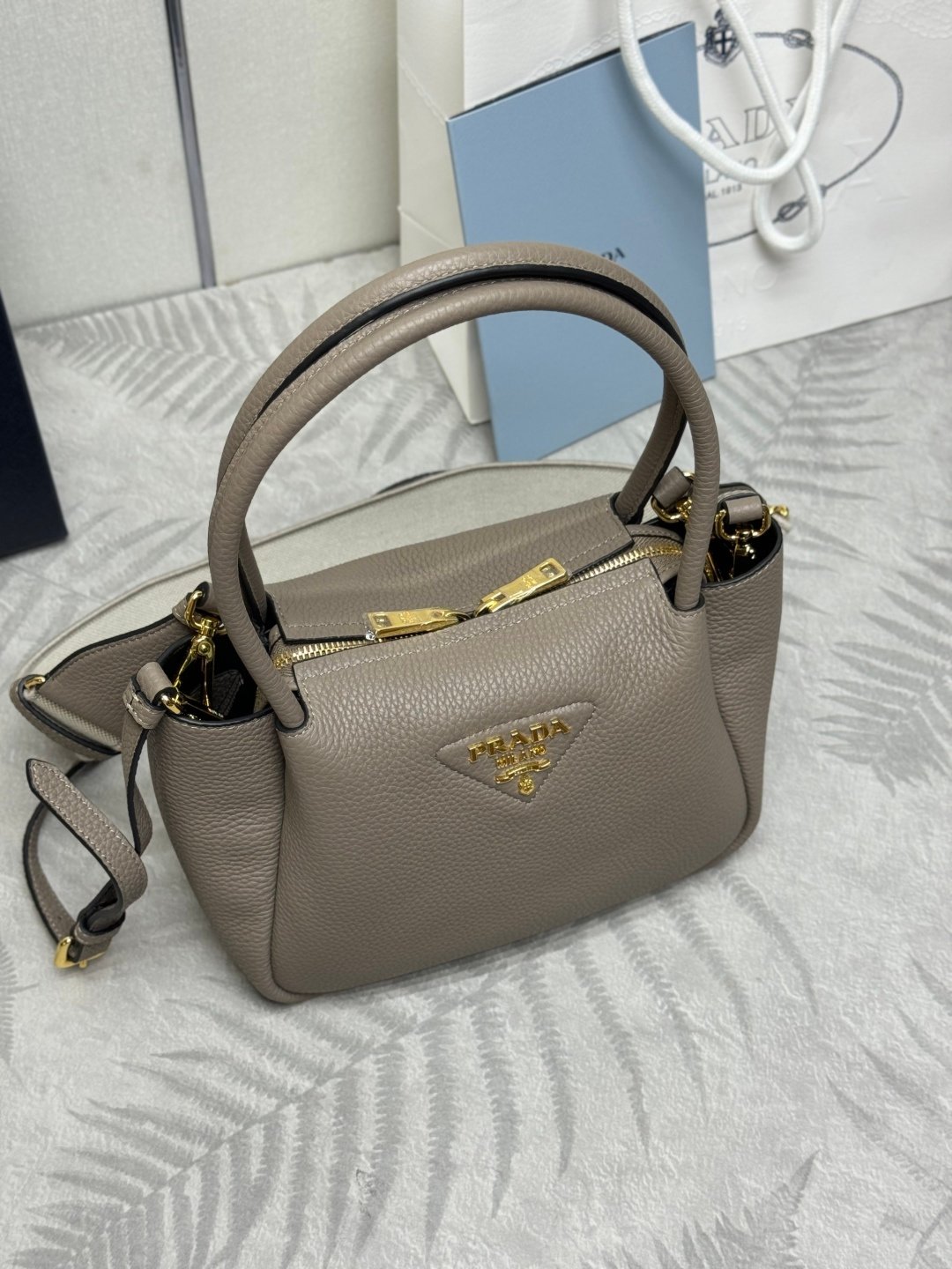 Sac Prada en cuir grainé – Style iconique avec bandoulière amovible – Image 13