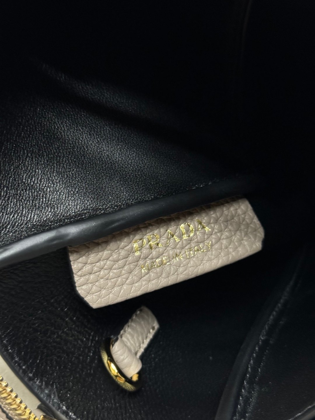 Sac Prada en cuir grainé – Style iconique avec bandoulière amovible – Image 19