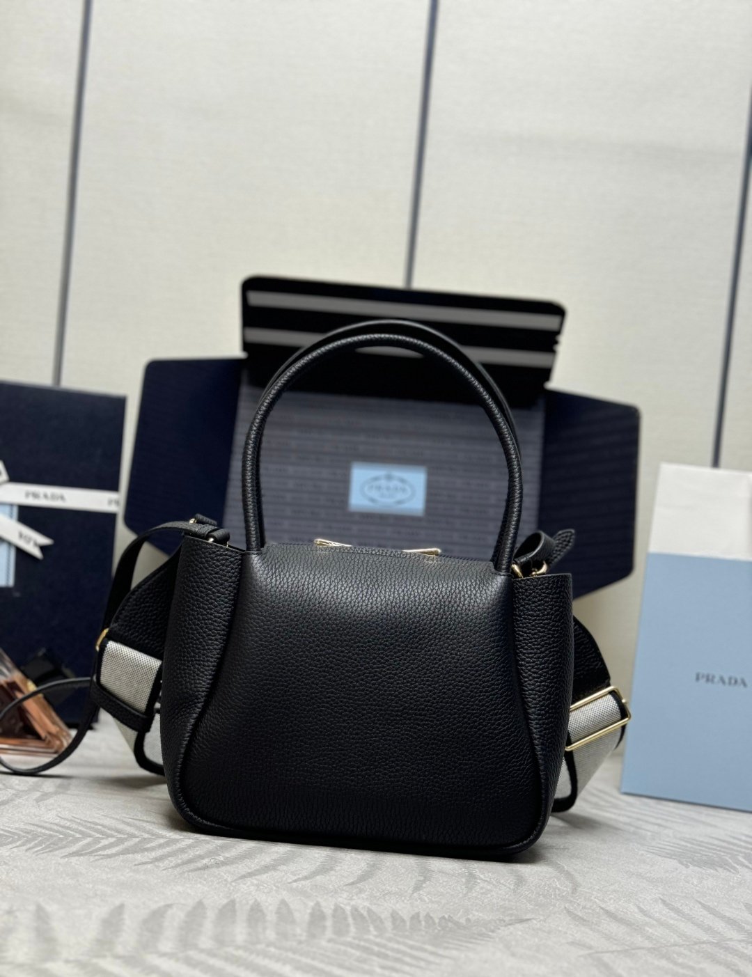 Sac Prada en cuir grainé – Style iconique avec bandoulière amovible – Image 21