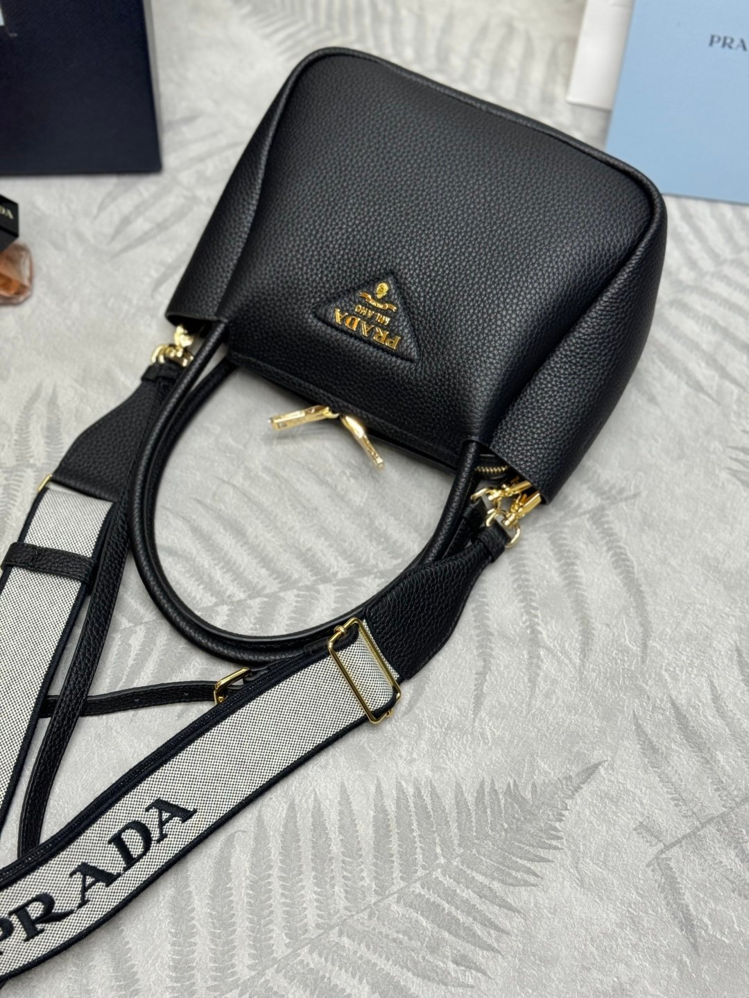 Sac Prada en cuir grainé – Style iconique avec bandoulière amovible – Image 24