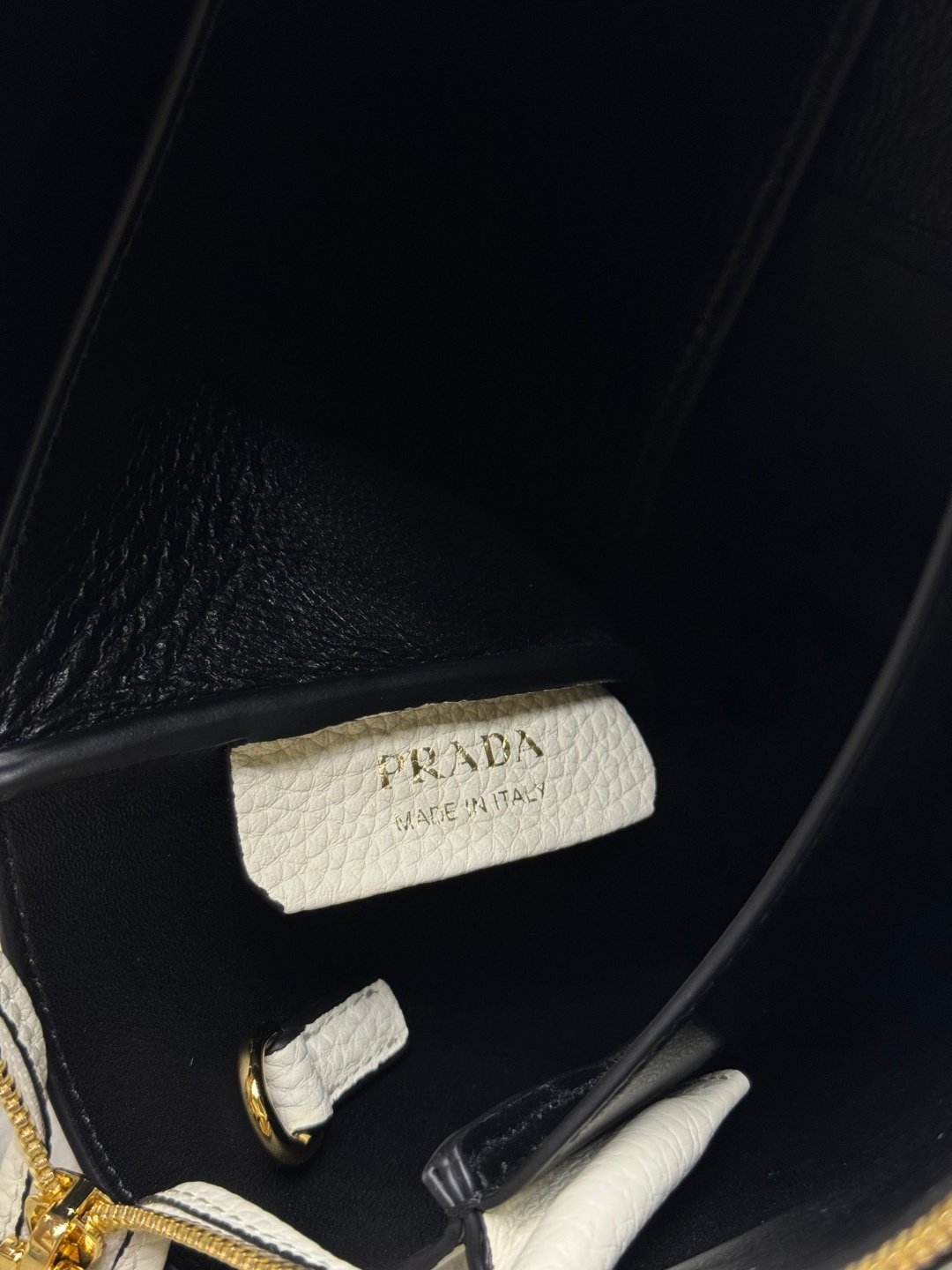 Sac Prada en cuir grainé – Style iconique avec bandoulière amovible – Image 37