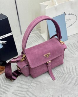 Sac Prada en daim avec rabat – Modèle iconique Milano à bandoulière