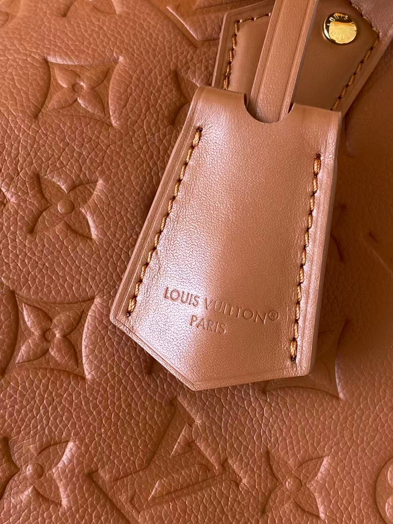 Louis Vuitton Alma BB Monogram Empreinte camel – Sac iconique en cuir embossé – Image 7