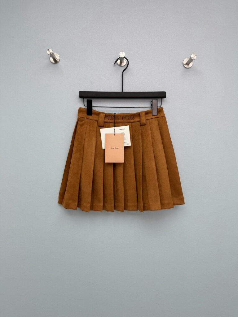Jupe plissée MIU MIU marron taille haute effet daim chic et tendance