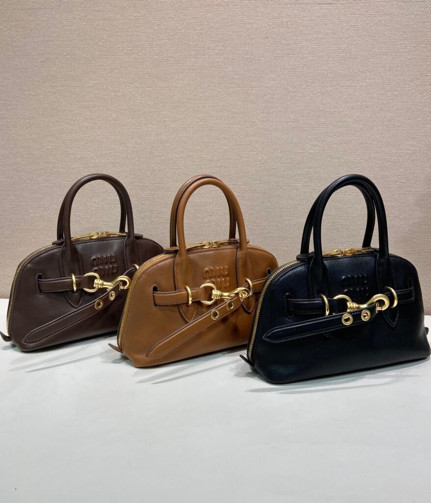 Sac MIU MIU Arcadie cuir matelassé avec bandoulière et fermoir iconique