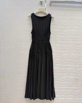 Robe Alaïa plissée sans manches coupe fluide – Élégance minimaliste luxe