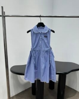 Robe Miu Miu bleue à col brodé et liens latéraux – coupe évasée