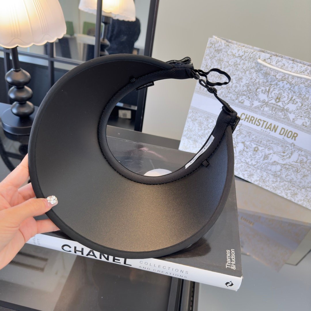 Visière en paille “DiorClub” Christian Dior – bande signature jacquard