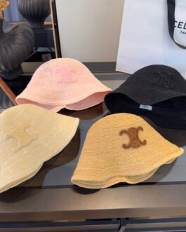 Celine Triomphe Raffia Bucket Hat en raphia beige avec logo Triomphe marron – chapeau luxe été iconique