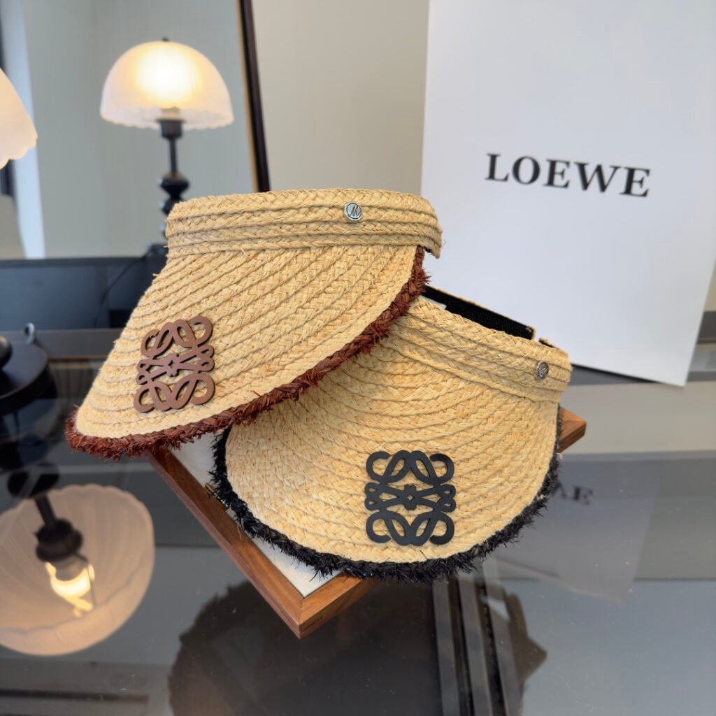 Loewe Anagram Raffia Visor en paille tressée avec logo Anagram – visière luxe été iconique