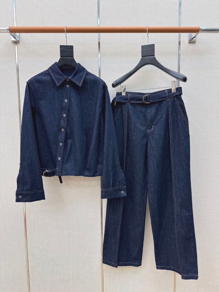 Ensemble Coordonné Loewe Denim – Chemise Drapée Asymétrique et Jean Large à Plis