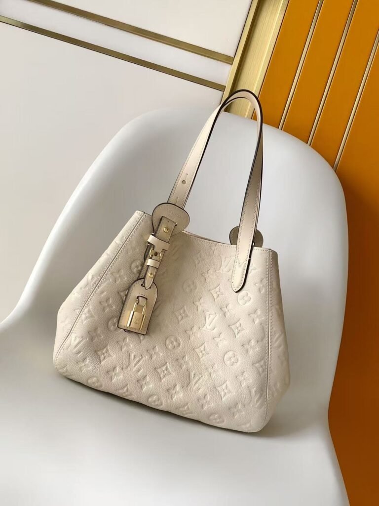 Sac Louis Vuitton All In One PM en cuir Monogram Empreinte Crème