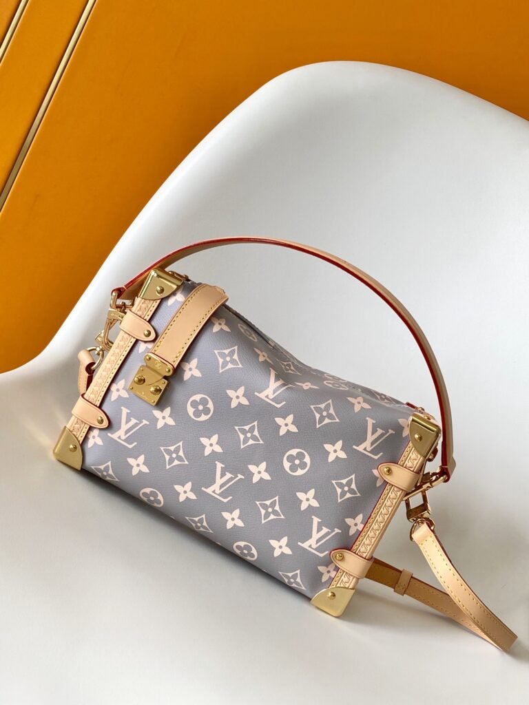 Sac Louis Vuitton Side Trunk MM en toile Monogram Gris Trianon