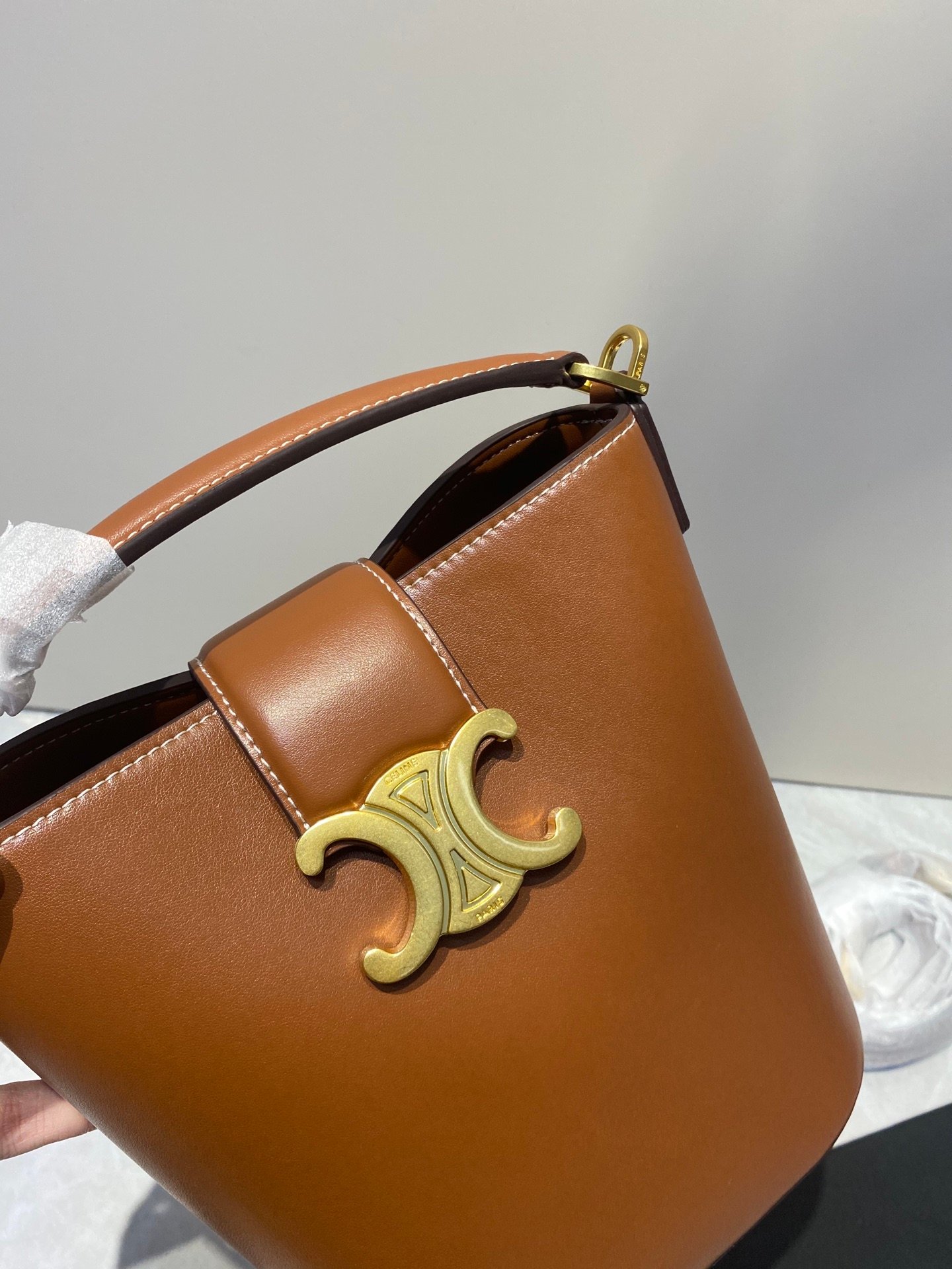 Sac Celine Small Bucket Louise en cuir de veau lisse