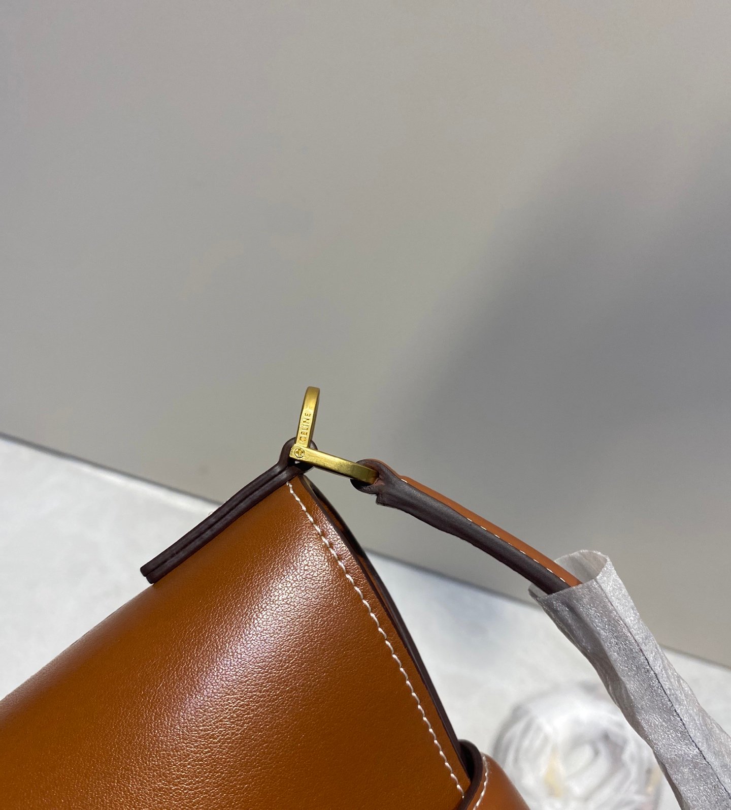 Sac Celine Small Bucket Louise en cuir de veau lisse