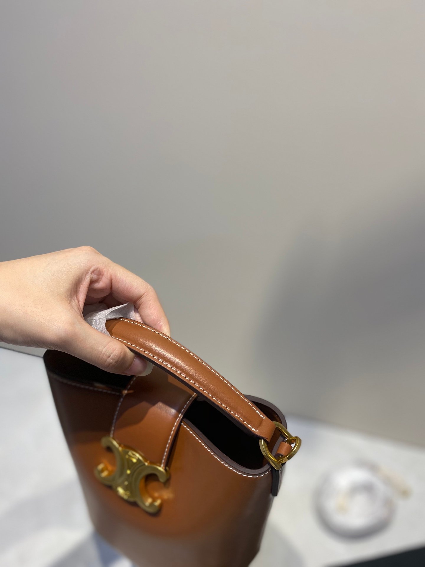Sac Celine Small Bucket Louise en cuir de veau lisse