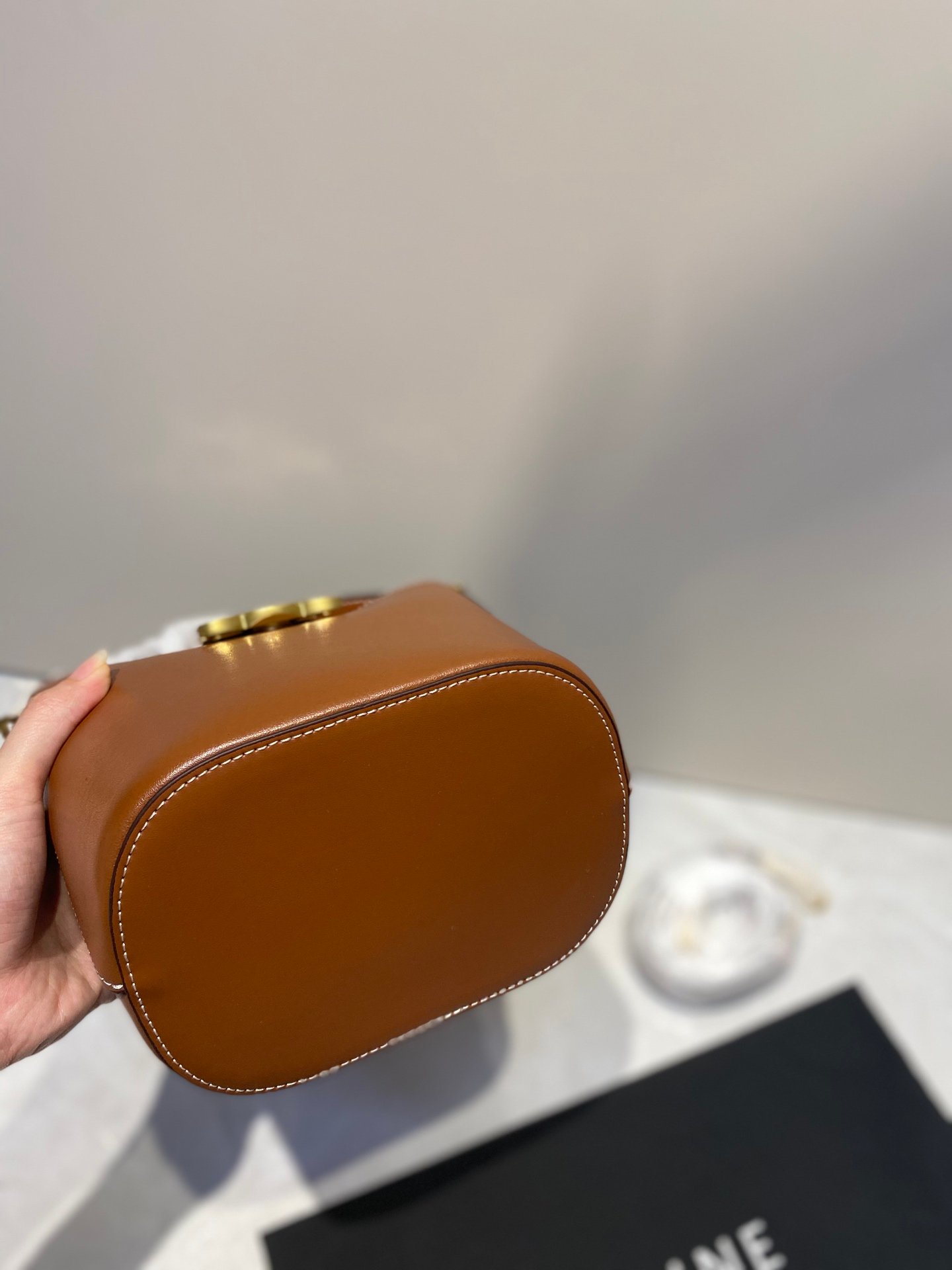 Sac Celine Small Bucket Louise en cuir de veau lisse