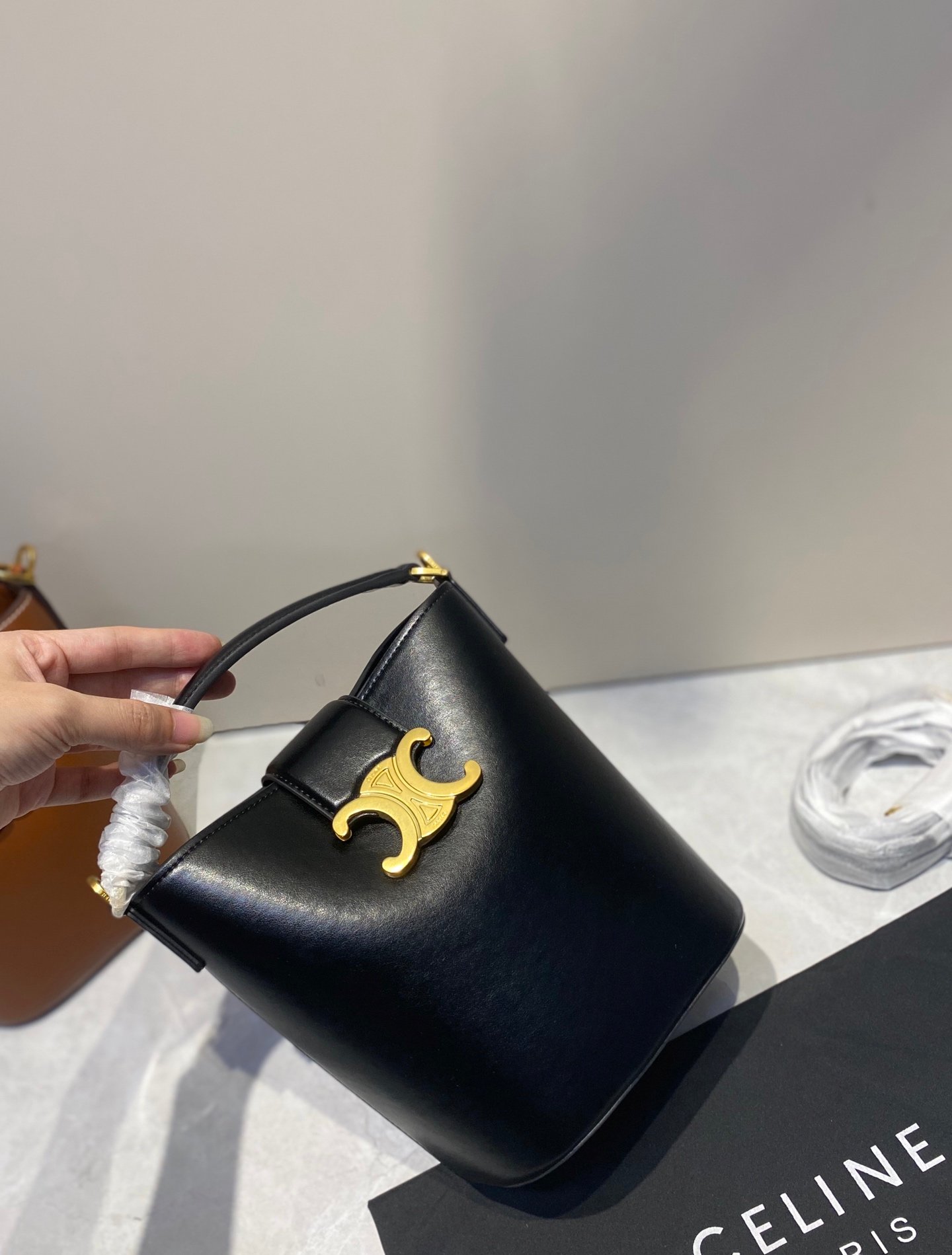 Sac Celine Small Bucket Louise en cuir de veau lisse