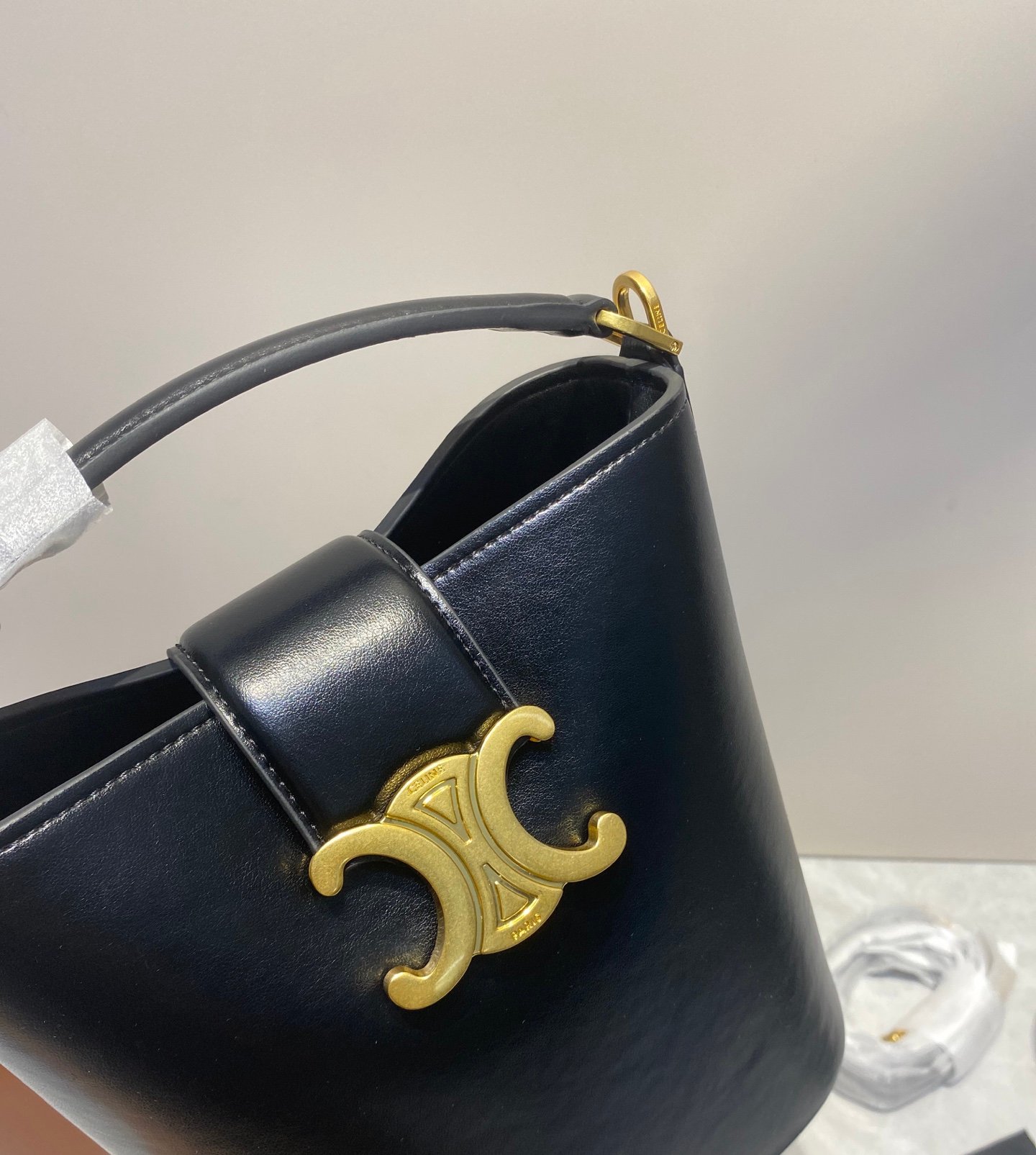 Sac Celine Small Bucket Louise en cuir de veau lisse