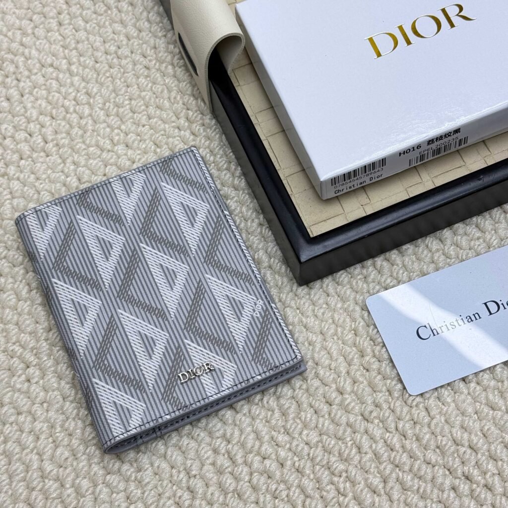 Porte-cartes vertical Dior en toile CD Diamond gris et cuir de veau