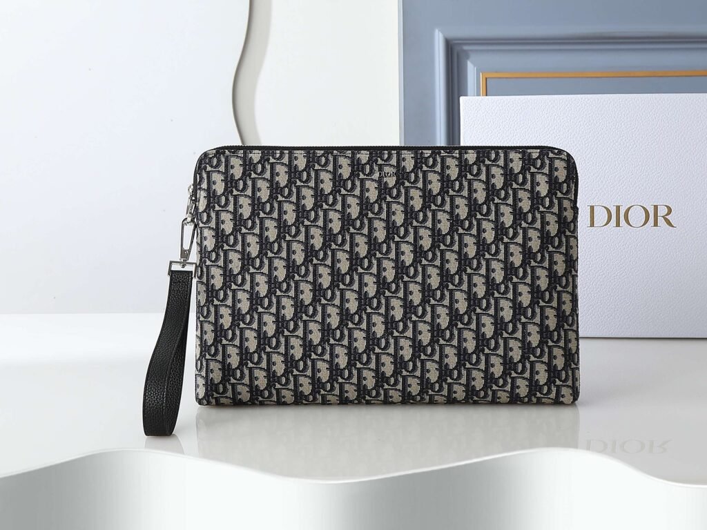 Pochette zippée Dior A4 en jacquard Dior Oblique beige et noir