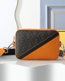 Sac Fendi Diagonal Camera Case en tissu FF et cuir orange