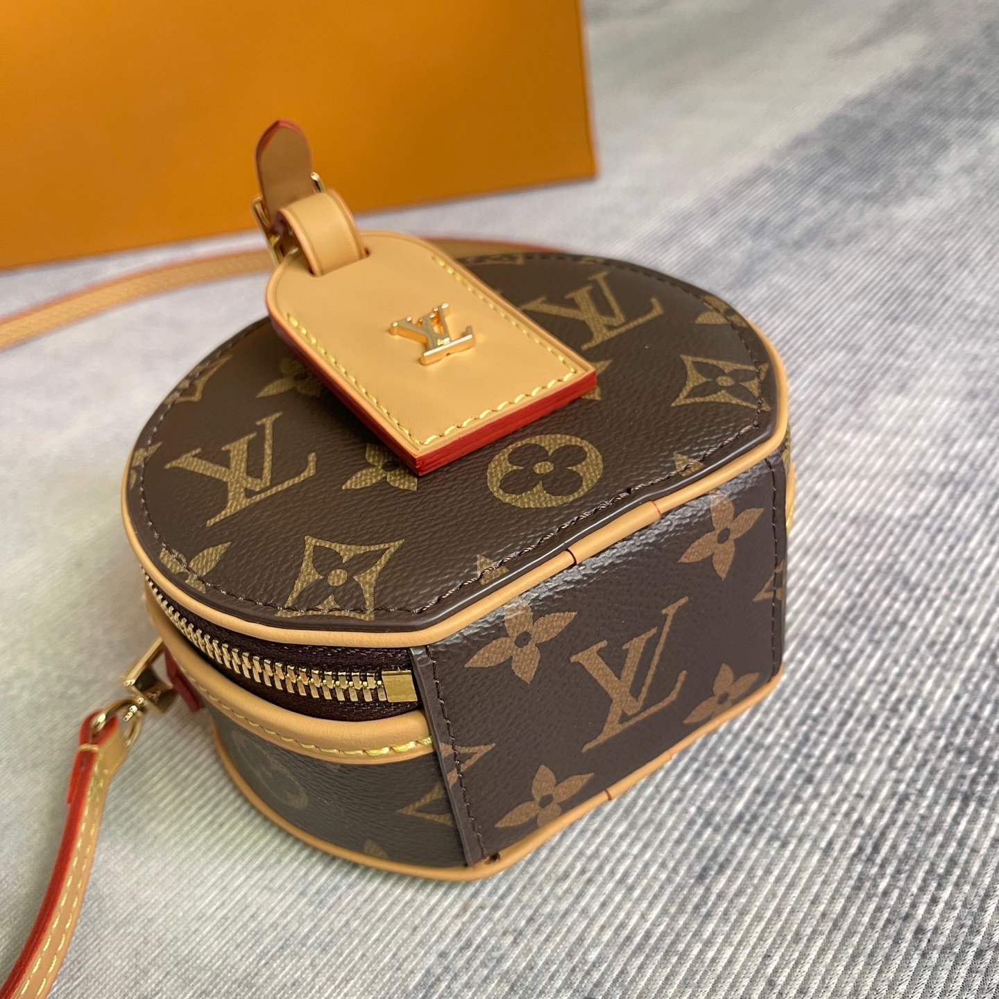 Sac Louis Vuitton Mini Boîte Chapeau Monogram – Image 6