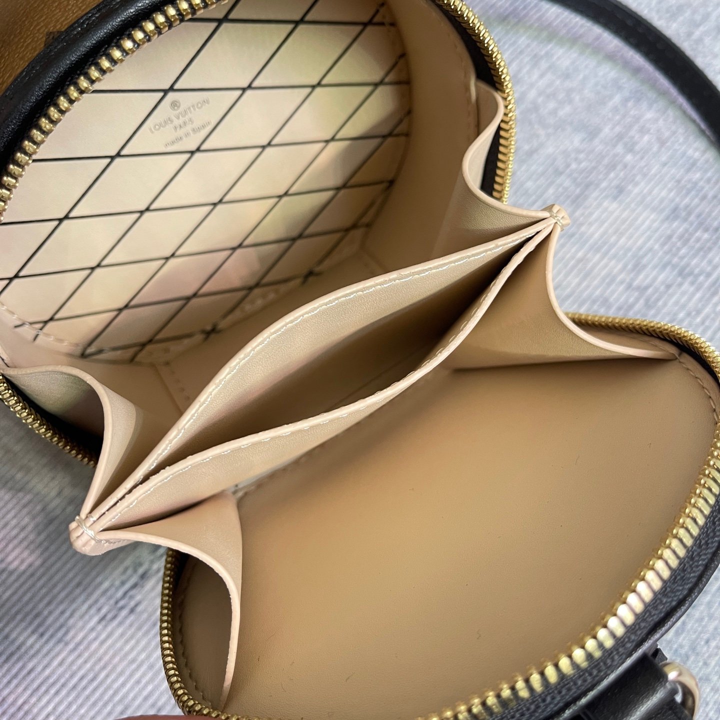 Sac Louis Vuitton Mini Boîte Chapeau Monogram – Image 9