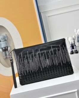 Pochette Bottega Veneta Intrecciato à Broderie "Signal"