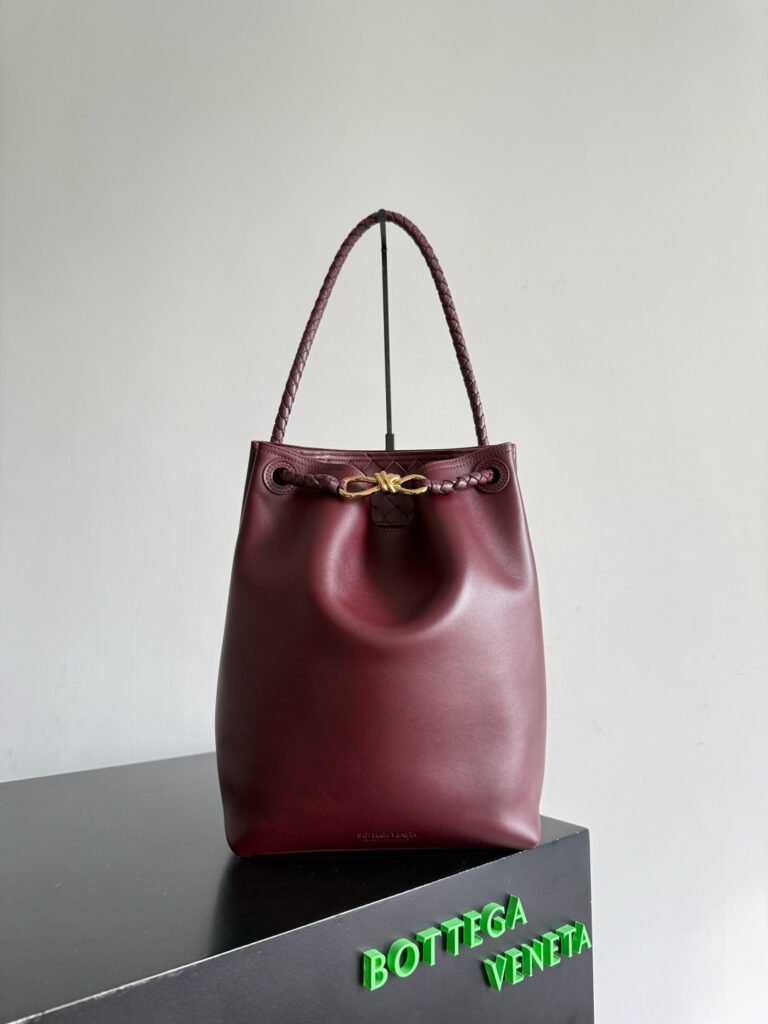 Sac Seau Andiamo Bottega Veneta en Cuir Barolo
