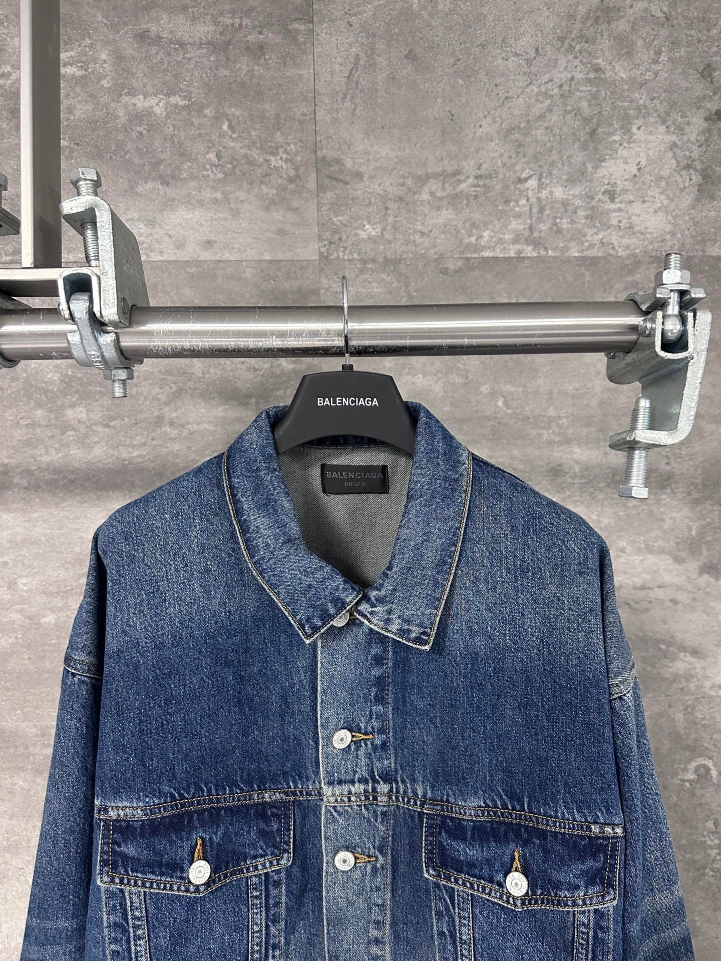 Veste en Jean Balenciaga Oversized Denim Jacket unisexe – Image 2