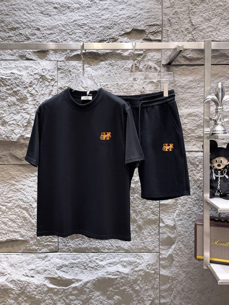 Ensemble T-Shirt et Short Hermès "Calèche" 2026