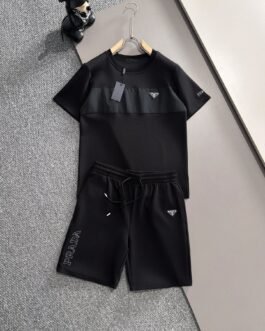 Ensemble T-Shirt et Bermuda Prada Sport