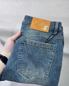 Jean Louis Vuitton Pharrell Williams FW26 à Rivets Turquoise