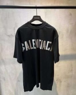 T-shirt Balenciaga "Tape Type"  Unisex