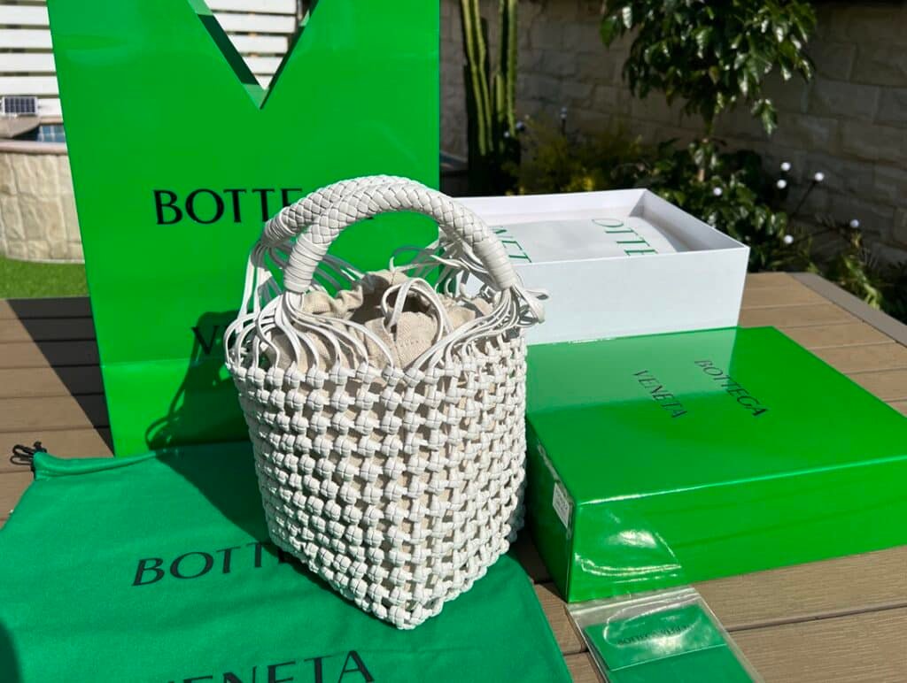 Bottega Veneta Cavallino : Sac Tote en Cuir Tressé Blanc Luxe Modèle 709612