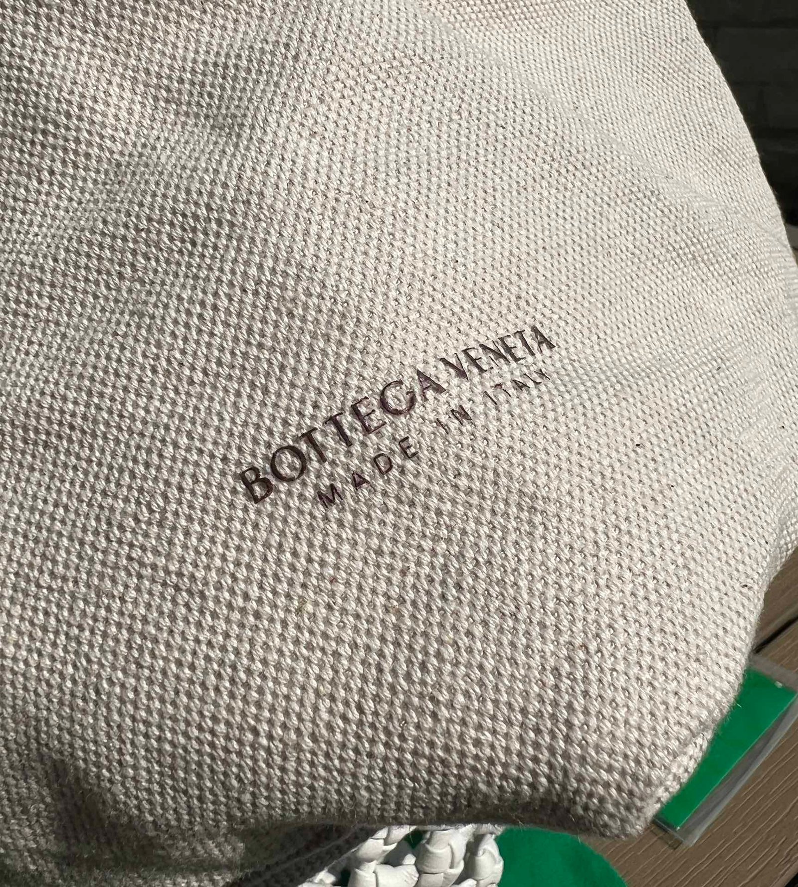 Bottega Veneta Cavallino : Sac Tote en Cuir Tressé Blanc Luxe Modèle 709612