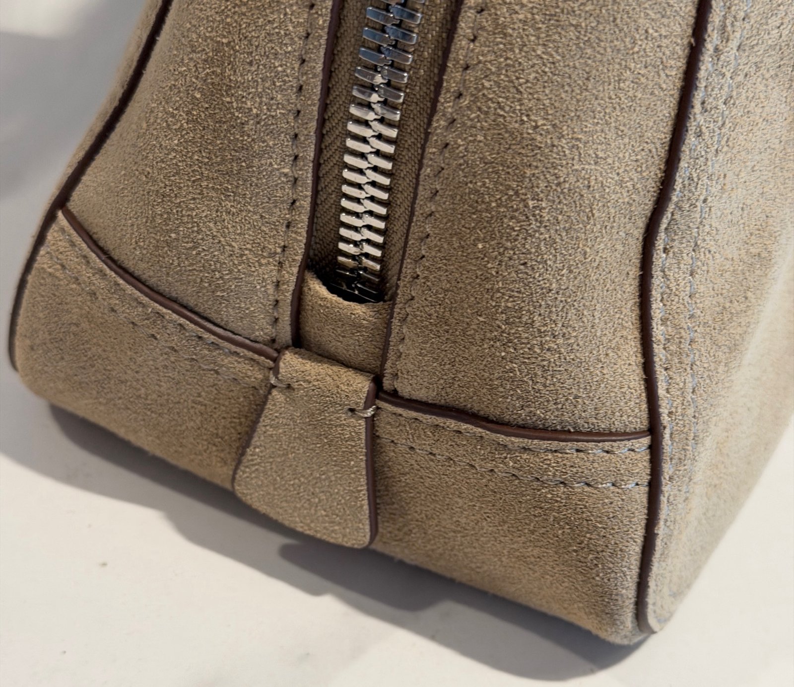 Sac Miu Miu Vivant avec poches pratiques – Organisation optimale – Image 6