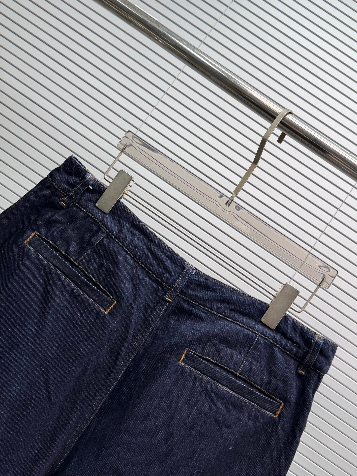 Louis Vuitton Short Homme Bleu Jean – Collection Été – Image 8
