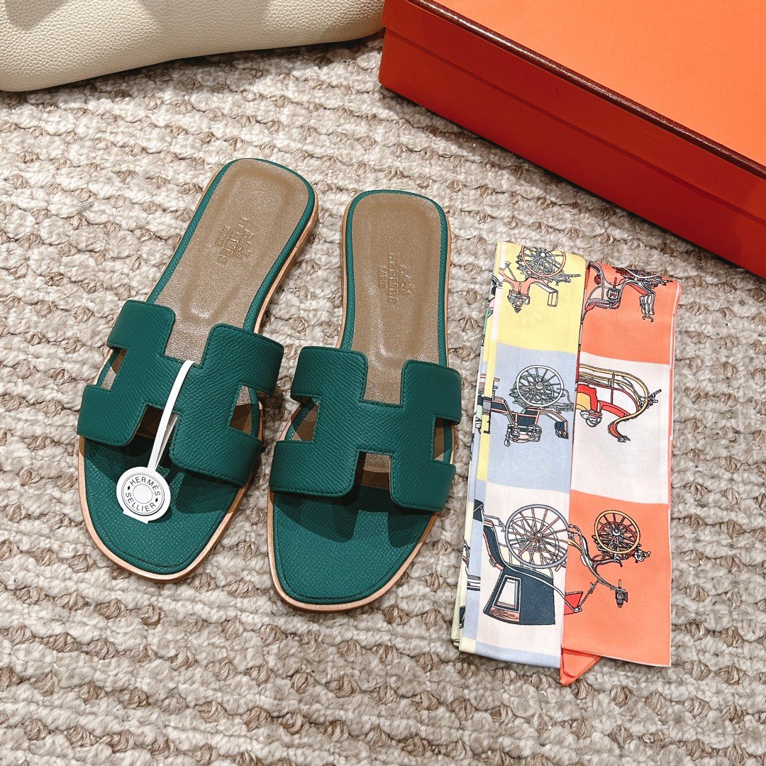 Sandales Hermès Oran Vert Émeraude – Luxe Raffiné & Style Intemporel