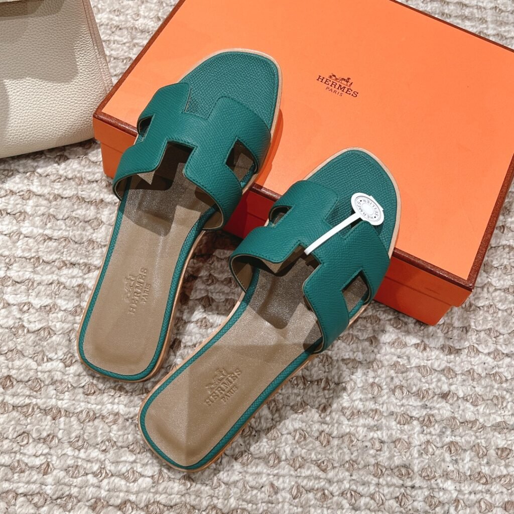 Sandales Hermès Oran Vert Émeraude – Luxe Raffiné & Style Intemporel