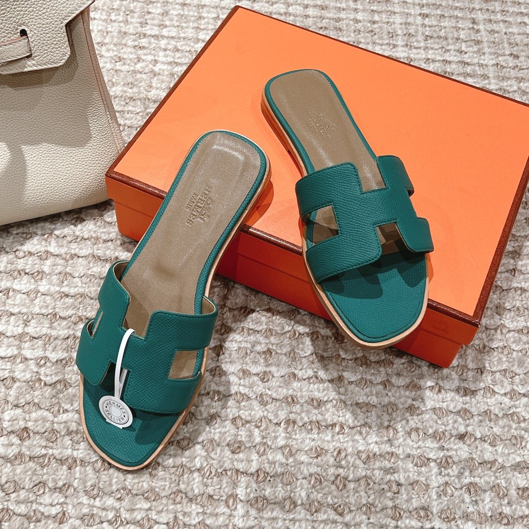 Sandales Hermès Oran Vert Émeraude – Luxe Raffiné & Style Intemporel – Image 6