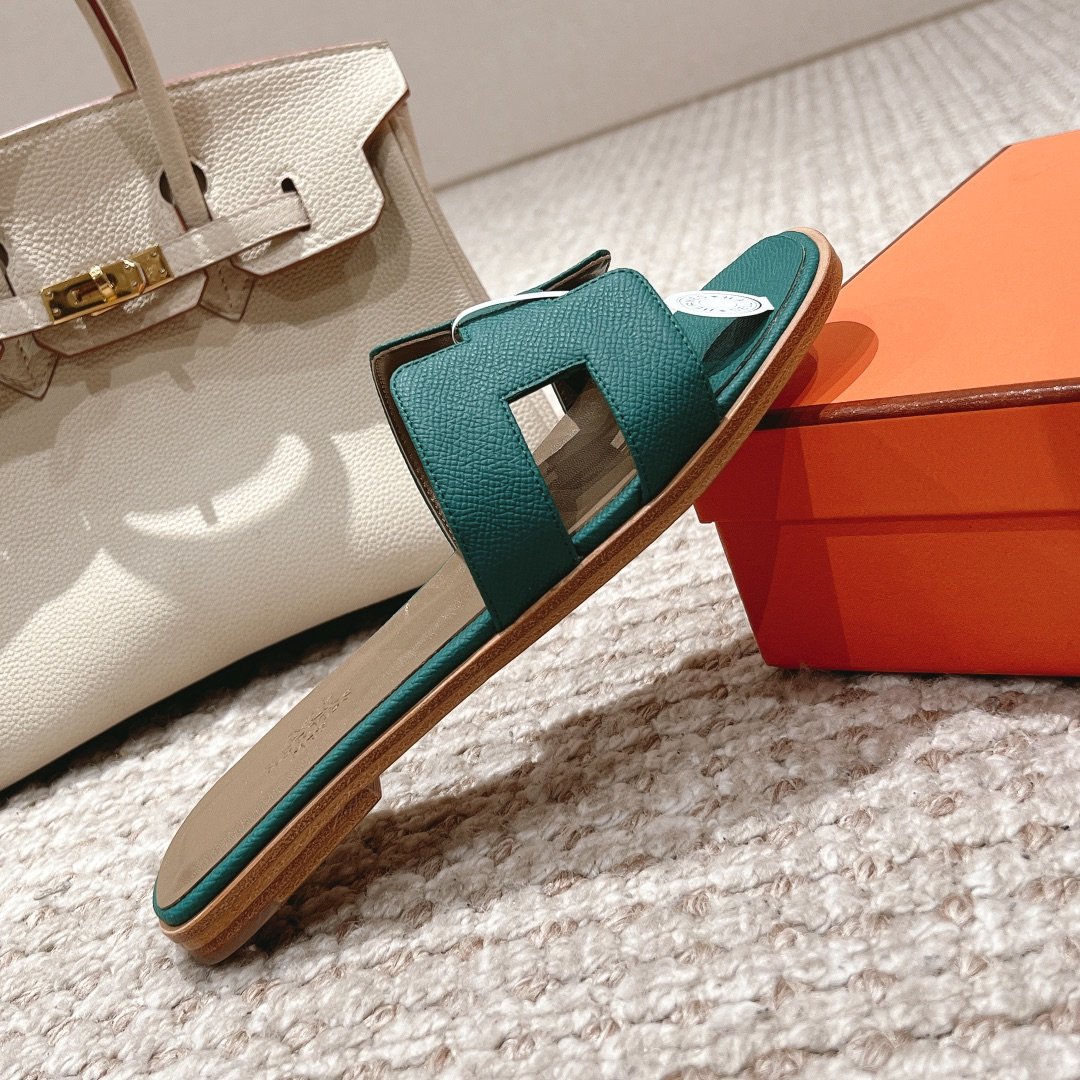Sandales Hermès Oran Vert Émeraude – Luxe Raffiné & Style Intemporel – Image 7