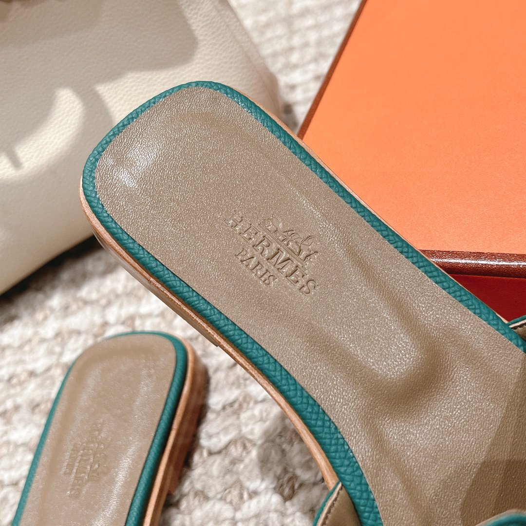 Sandales Hermès Oran Vert Émeraude – Luxe Raffiné & Style Intemporel – Image 8