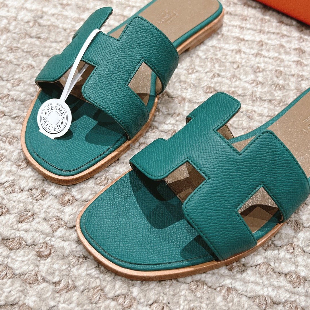 Sandales Hermès Oran Vert Émeraude – Luxe Raffiné & Style Intemporel – Image 9