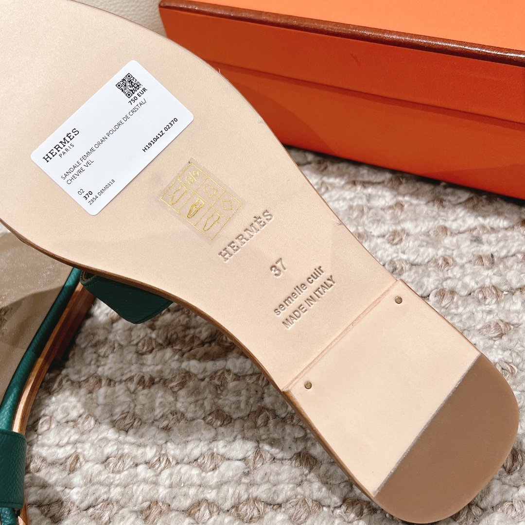 Sandales Hermès Oran Vert Émeraude – Luxe Raffiné & Style Intemporel – Image 10
