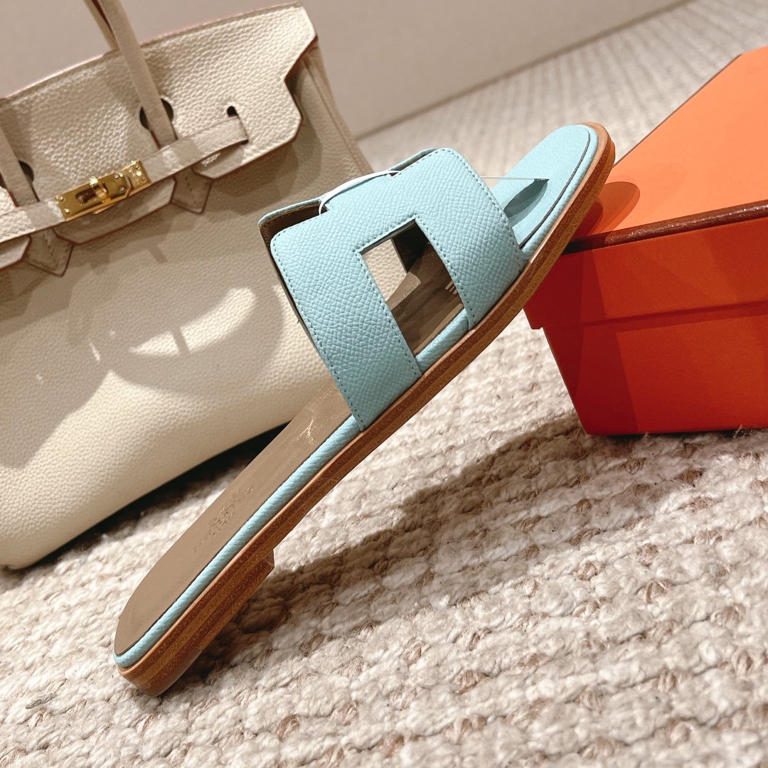 Sandales Hermès Oran Bleu Ciel – Élégance Fraîche & Luxe Raffiné – Image 6