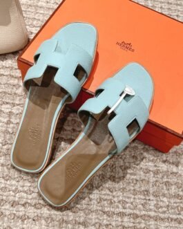 Sandales Hermès Oran Bleu Ciel – Élégance Fraîche & Luxe Raffiné