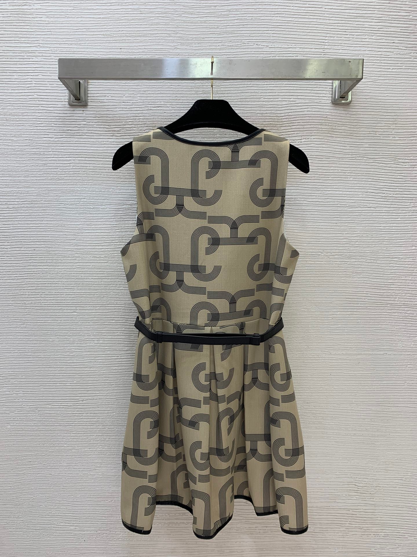 Hermès Combishort Luxe Beige et Noir Ceinturé – Image 8