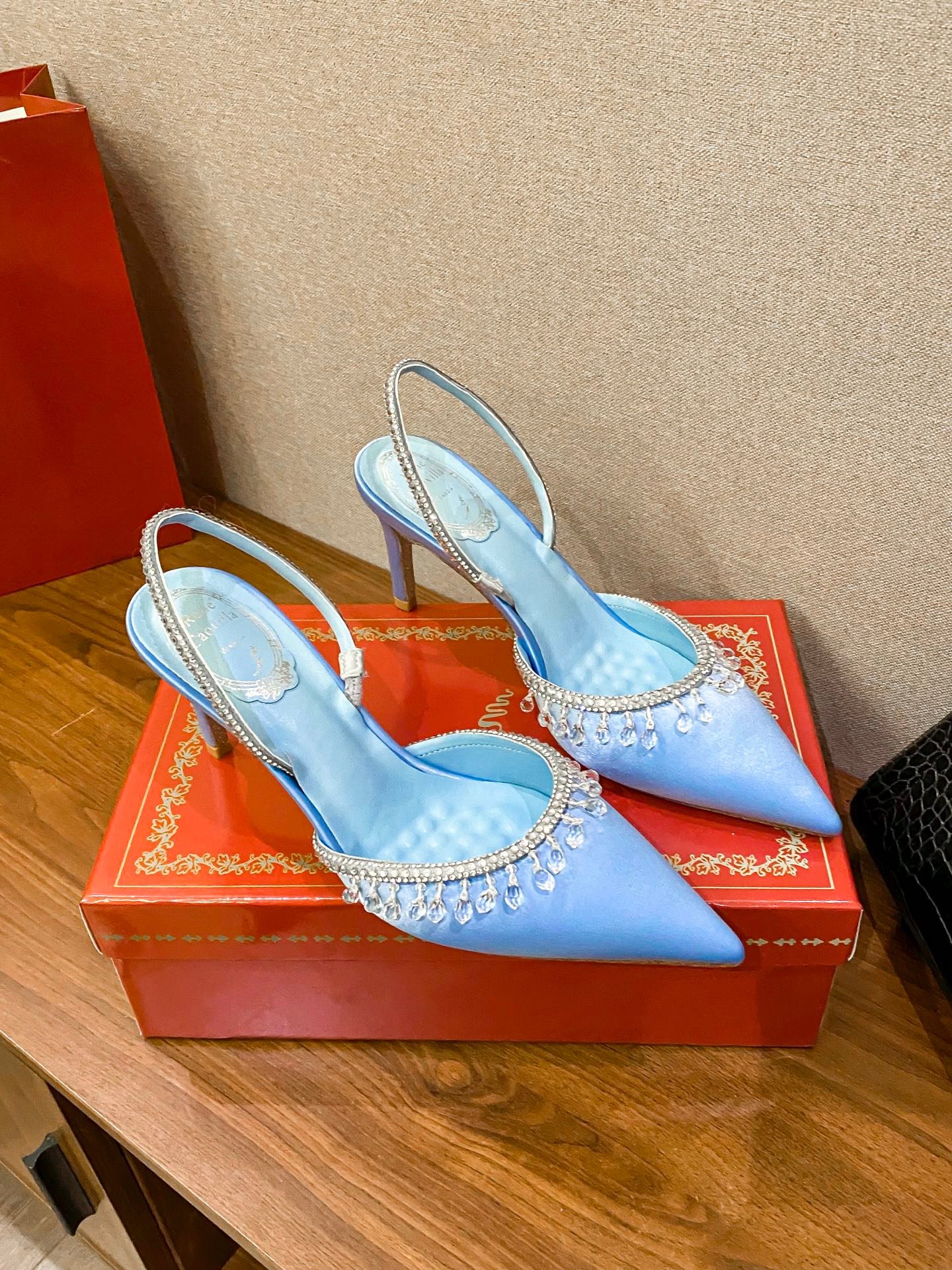 René Caovilla Escarpins René Caovilla Slingback en satin à cristaux